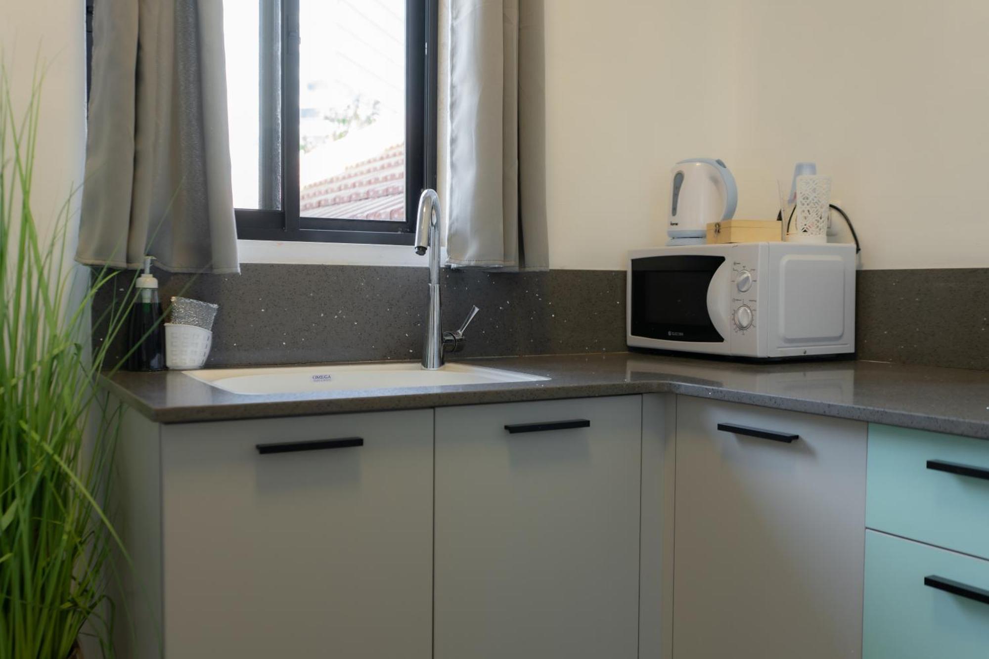 ลุย โฮเทล การ์เดนส์ Apartment ไฮฟา ภายนอก รูปภาพ